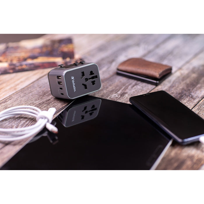 Verbatim (49545) UTA-03 Universal Travel Adapter with 1 x USB-C PD 30W & QC 3.0 / 2 x USB-C / 2 x USB-A-Cables-Gigante Computers